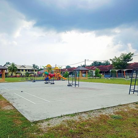 Homestay Melewar ปาริตราจา ภายนอก รูปภาพ