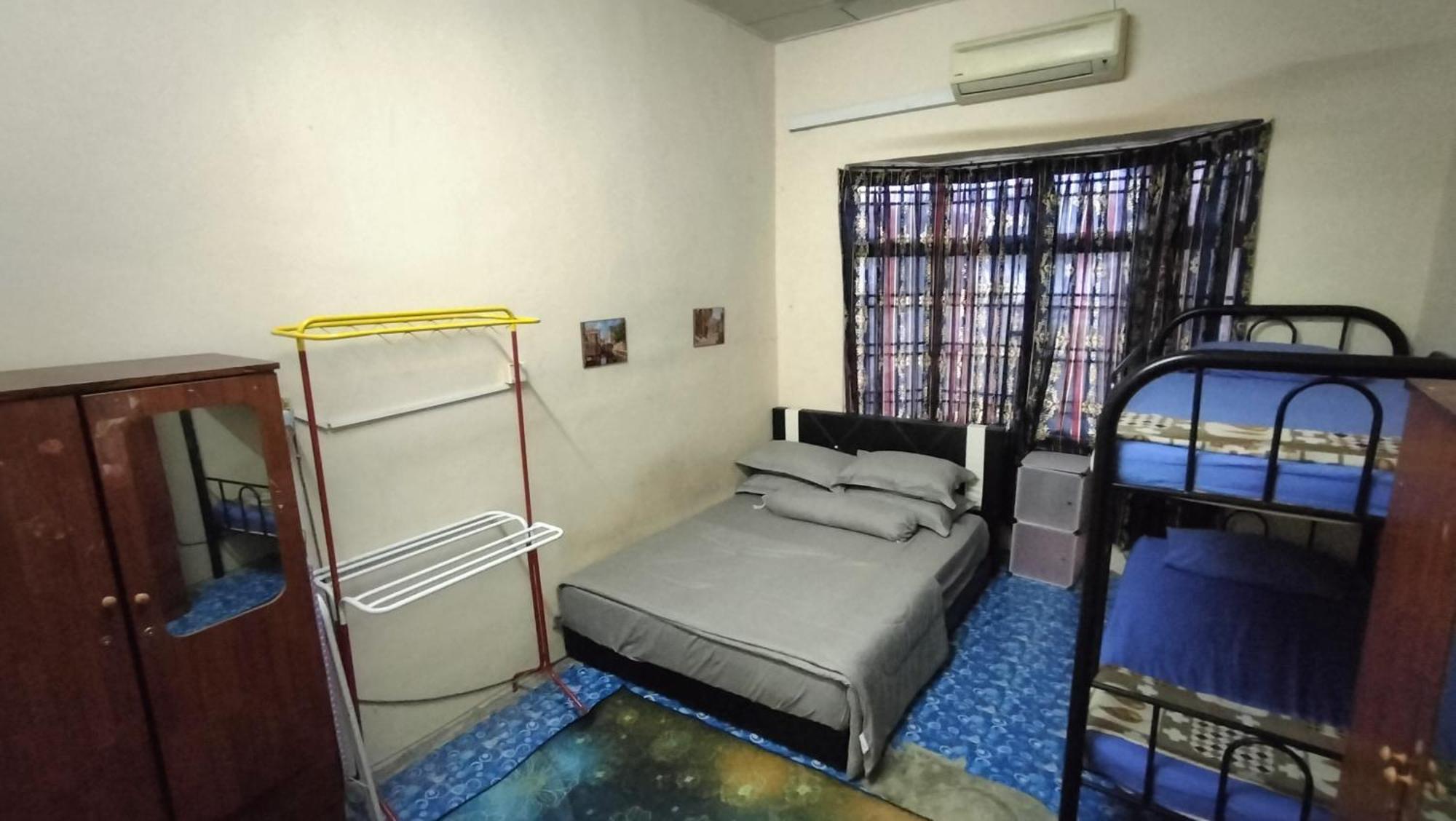 Homestay Melewar ปาริตราจา ภายนอก รูปภาพ