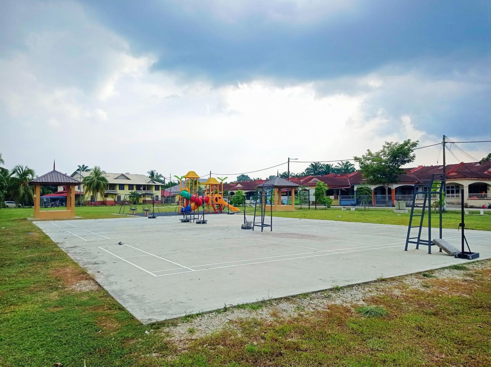 Homestay Melewar ปาริตราจา ภายนอก รูปภาพ