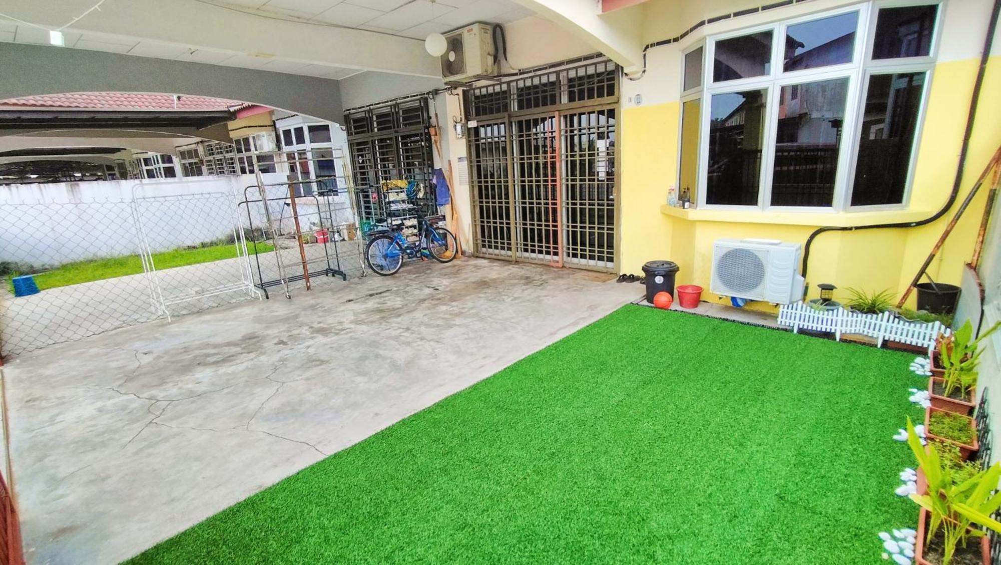 Homestay Melewar ปาริตราจา ภายนอก รูปภาพ